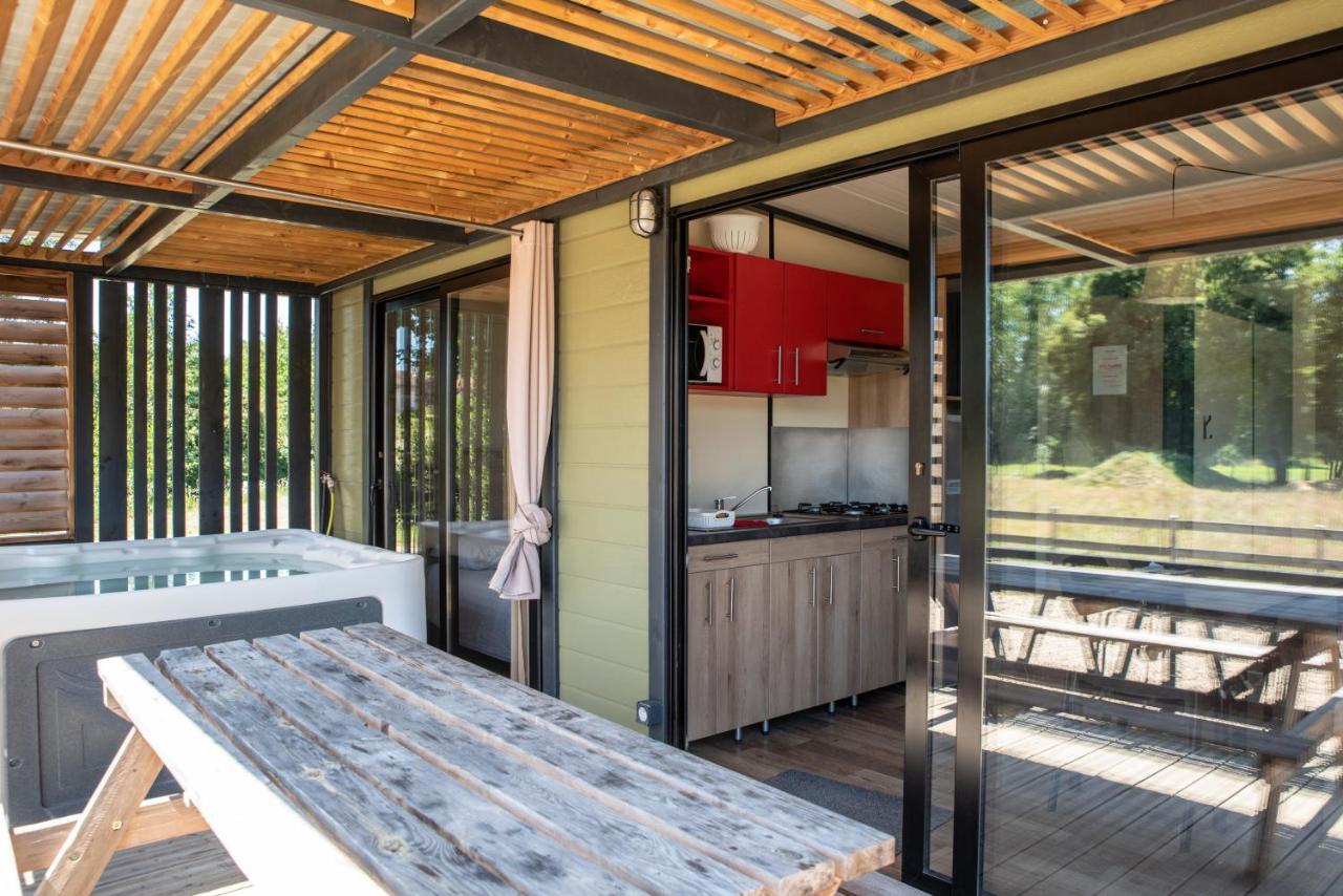 Camping Du Sevron Saint-Etienne-du-Bois  외부 사진